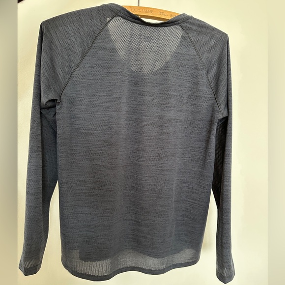 Lightweight training shirt - Picture 2 of 3